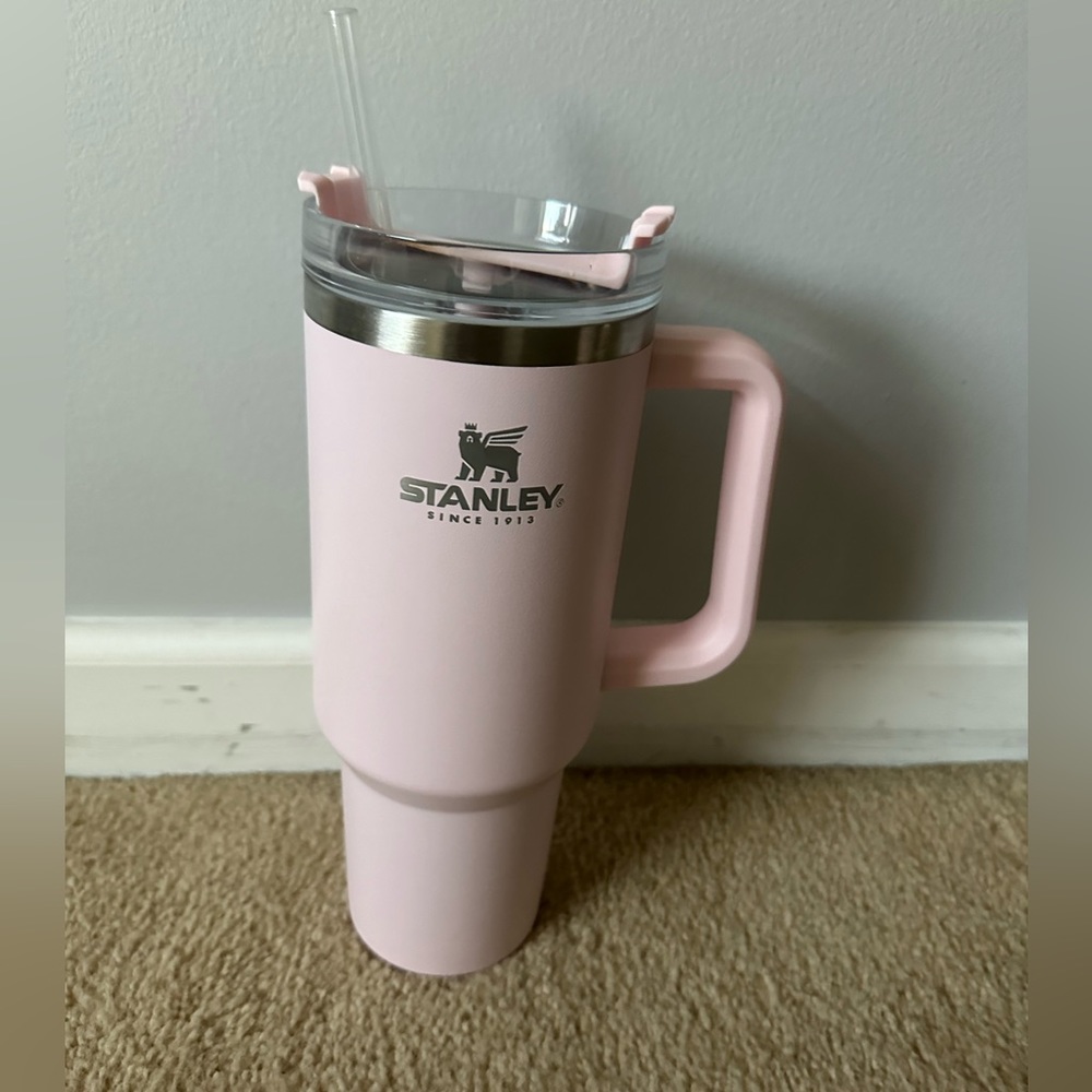 Stanley 40 oz Qunecher